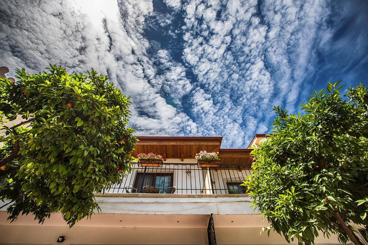 No 10 Hotel Selçuk Esterno foto